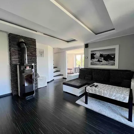 útulný Malý Domček S Vírivkou * Košice