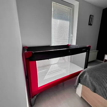 útulný Malý Domček S Vírivkou * Košice