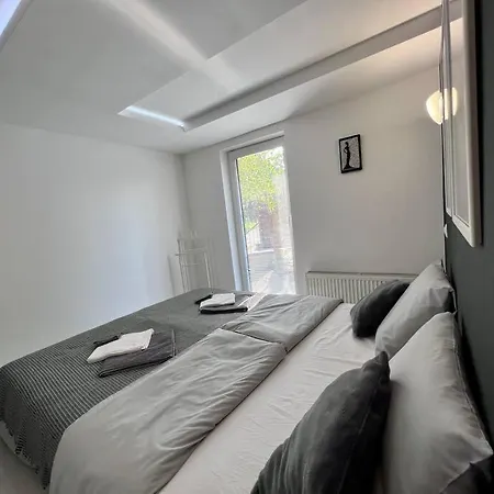 Utulny Maly Domcek S Virivkou *