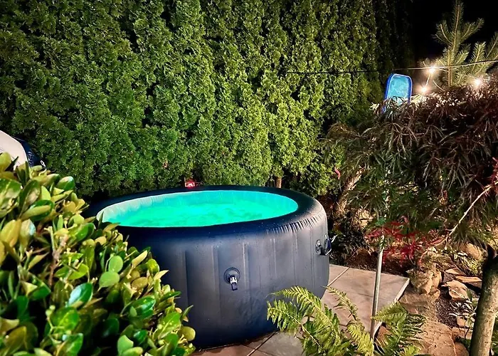 ヴィラ Utulny Maly Domcek S Virivkou *