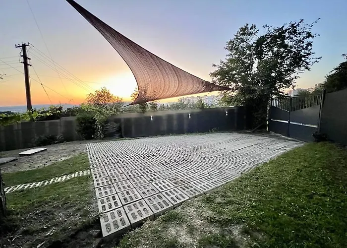 Utulny Maly Domcek S Virivkou ヴィラ コシツェ