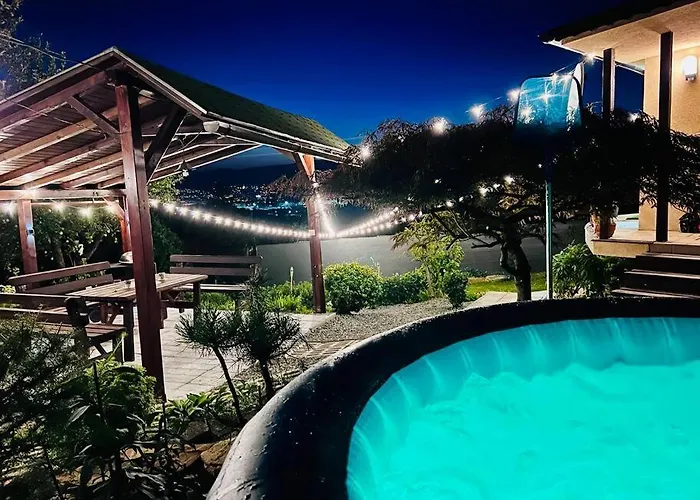 ヴィラ Utulny Maly Domcek S Virivkou *