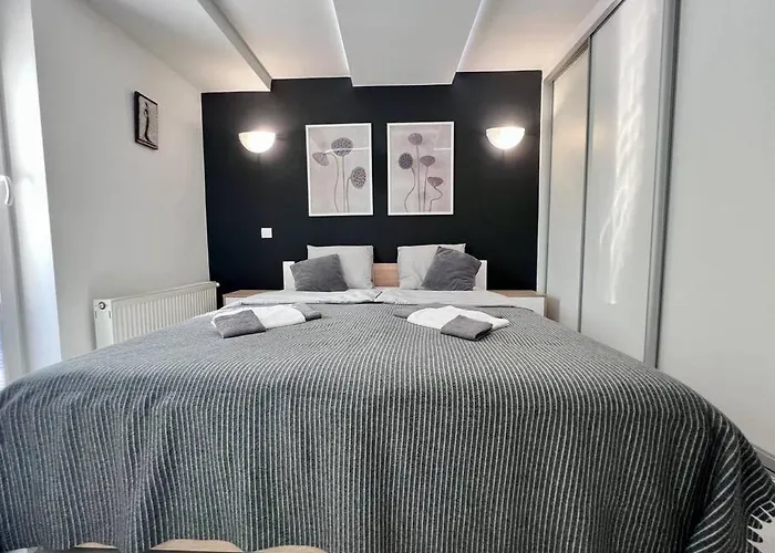 Utulny Maly Domcek S Virivkou ヴィラ コシツェ