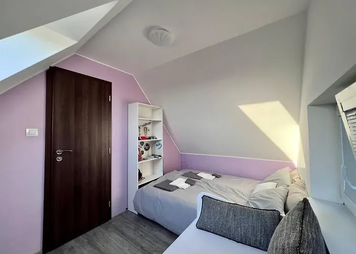 Utulny Maly Domcek S Virivkou ヴィラ コシツェ