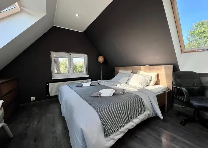 Utulny Maly Domcek S Virivkou ヴィラ