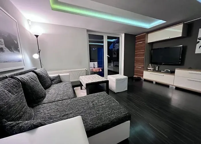 Utulny Maly Domcek S Virivkou ヴィラ *