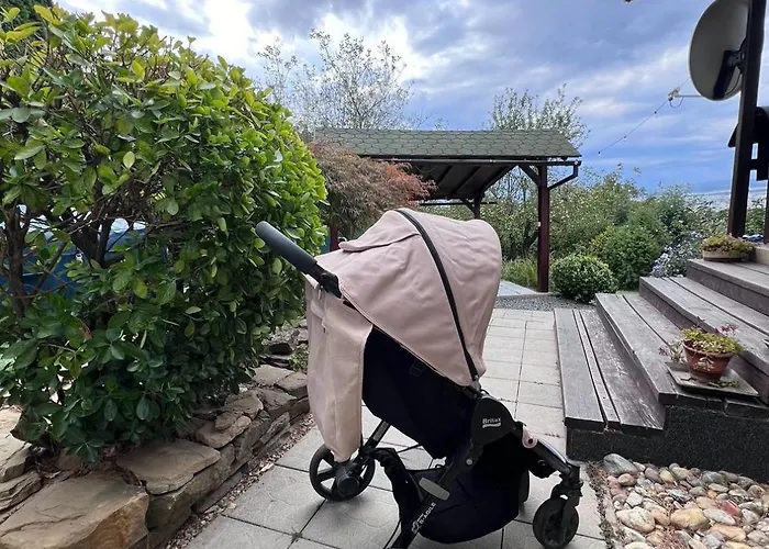 Utulny Maly Domcek S Virivkou コシツェ